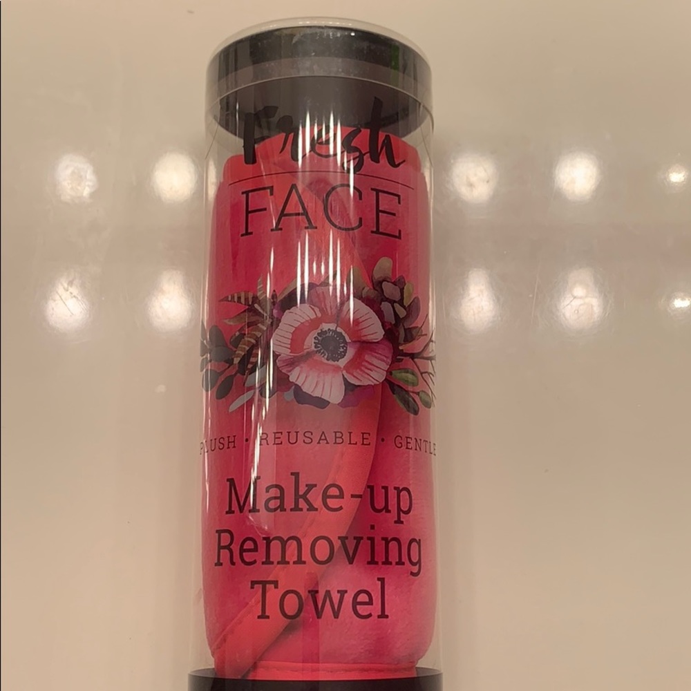 Fresh Face Make-up Removing Towel Red New